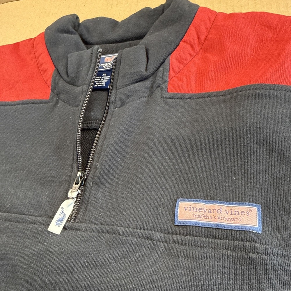 Vineyard Vines 1/4 Zip Adult XL Black And Red Pullover‎